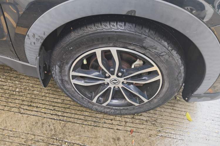 Used Dongfeng Fengon 580 2018 1.5T CVT Luxury Model Right Front Wheel Hub