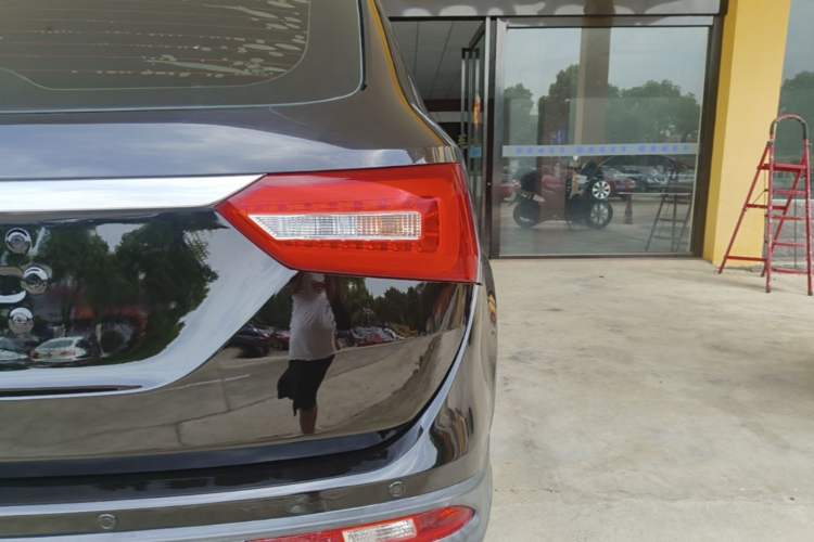 Used Dongfeng Fengon 580 2018 1.5T CVT Luxury Model Right Rear Taillight