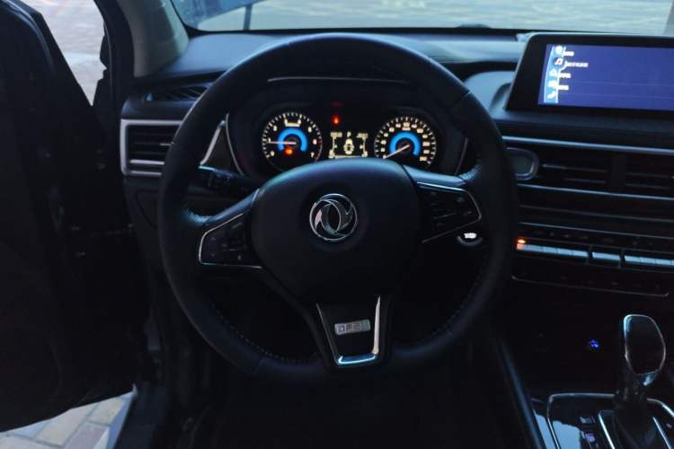 Used Dongfeng Fengon 580 2018 Revised Version 1.5T CVT Luxury Edition Steering Wheel
