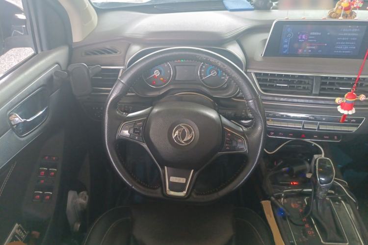 Used Dongfeng Fengon 580 2018 1.5T CVT Smart Connectivity Version Steering Wheel