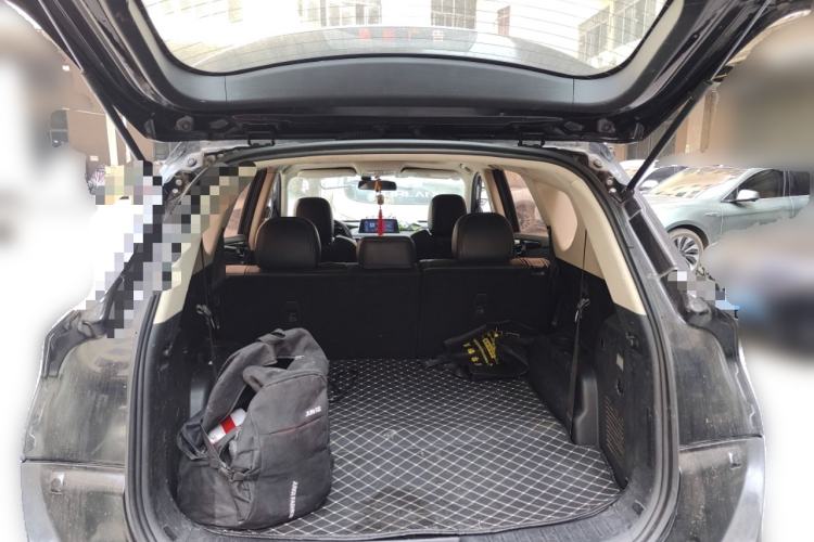 Used Dongfeng Fengon 580 2018 1.5T Manual Luxury Model Trunk