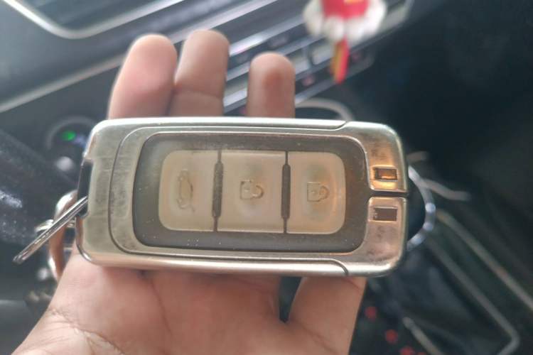 Used Dongfeng Fengon 580 2018 1.5T CVT Smart Connectivity Version Vehicle Key