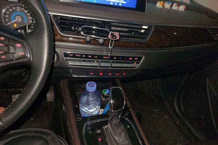 Used Dongfeng Fengon 580 2018 Revised Version 1.5T CVT Luxury Edition Audio And AC Panel