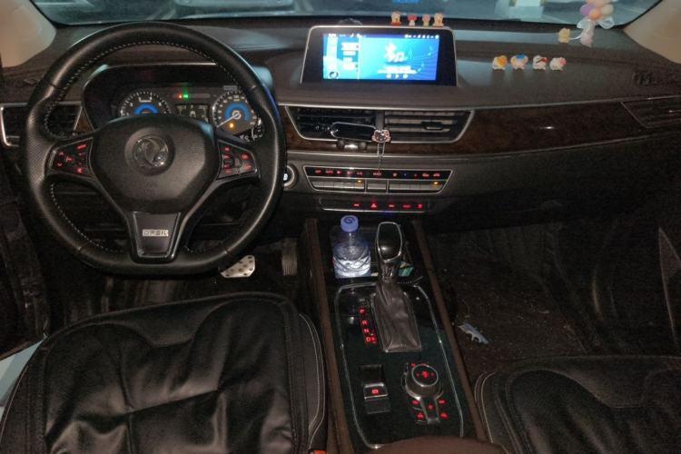 Used Dongfeng Fengon 580 2018 Revised Version 1.5T CVT Luxury Edition Center Console