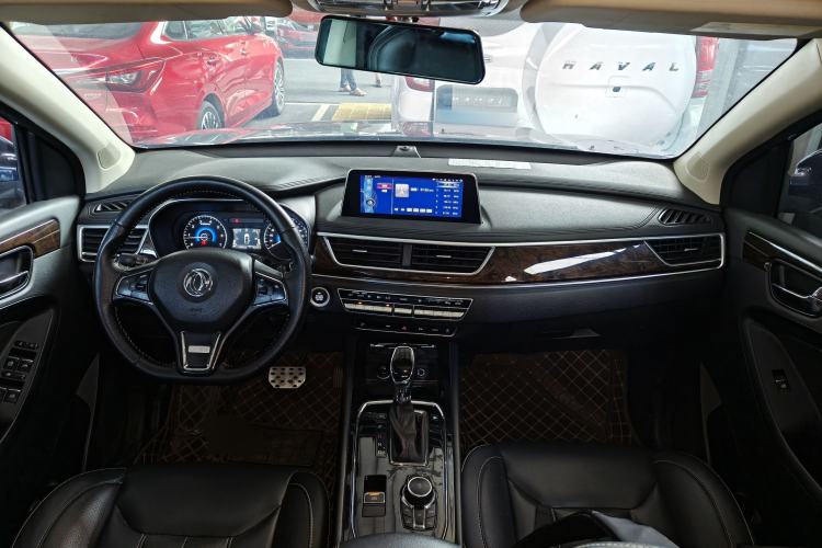 Used Dongfeng Fengon 580 2018 1.5T CVT Luxury Model Center Console