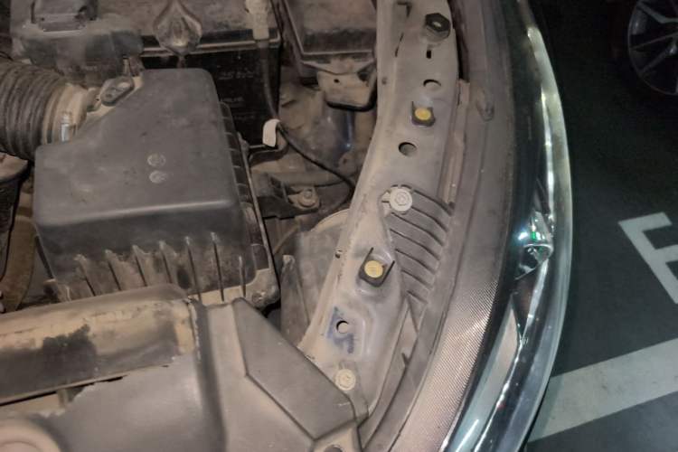 Used Dongfeng Fengon 580 2018 Revised Version 1.5T CVT Luxury Edition Engine Bay Left