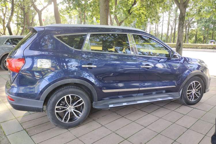 Used Dongfeng Fengon 580 2018 1.5T CVT Luxury Model Exterior 9