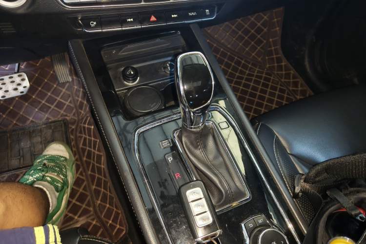 Used Dongfeng Fengon 580 2018 1.5T CVT Luxury Model Gear Lever
