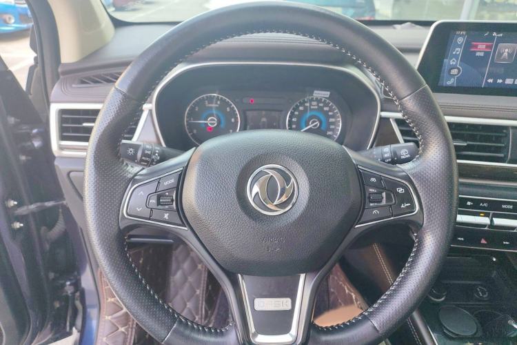 Used Dongfeng Fengon 580 2018 1.5T CVT Smart Connectivity Version Interior 3
