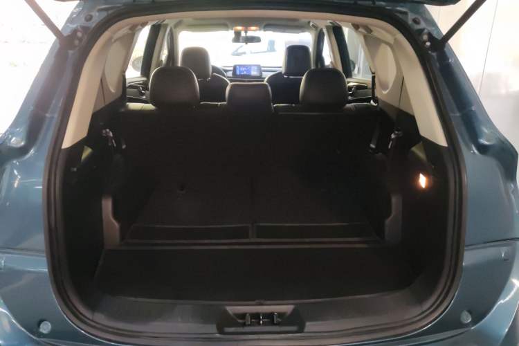 Used Dongfeng Fengon 580 2018 1.5T CVT Luxury Model Trunk