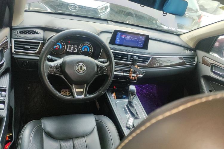 Used Dongfeng Fengon 580 2018 1.5T CVT ZhiShang Version Center Console