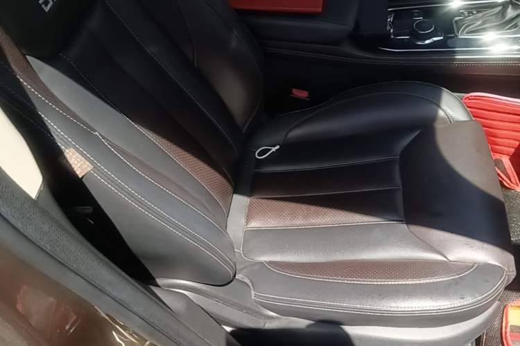 Used Dongfeng Fengon 580 2018 1.5T CVT Luxury Model Right Front Seat