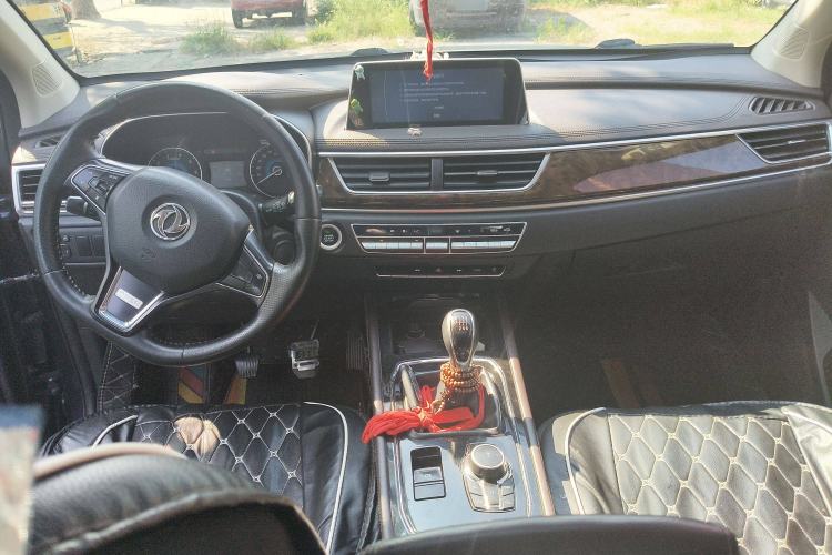 Used Dongfeng Fengon 580 2018 Revised Version 1.5T Manual Luxury Edition Center Console
