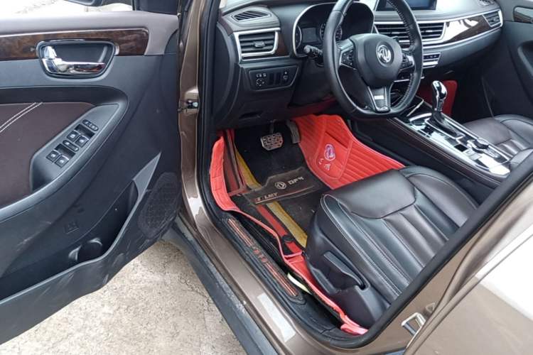 Used Dongfeng Fengon 580 2018 Revised Version 1.5T CVT Luxury Edition Driver Seat