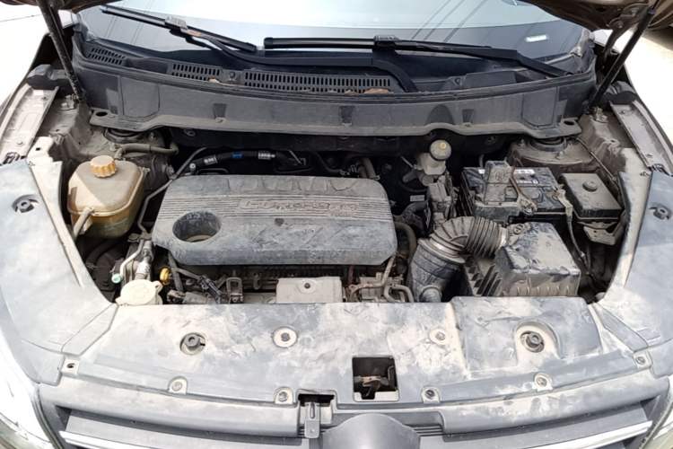 Used Dongfeng Fengon 580 2018 Revised Version 1.5T CVT Luxury Edition Engine Bay