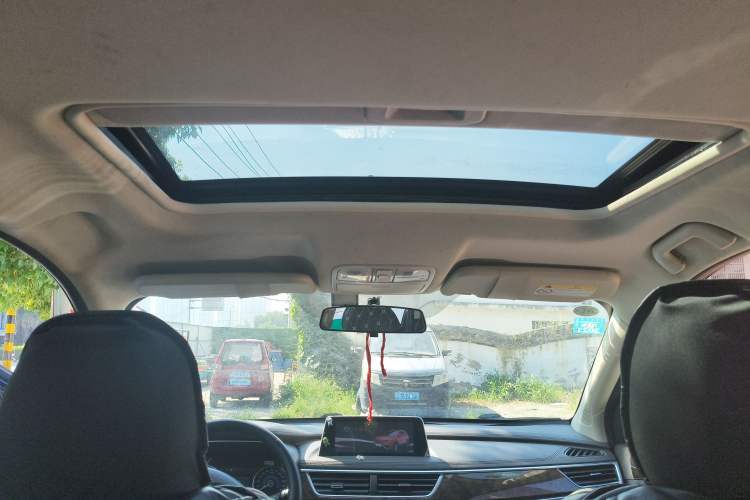 Used Dongfeng Fengon 580 2018 Revised Version 1.5T Manual Luxury Edition Headliner