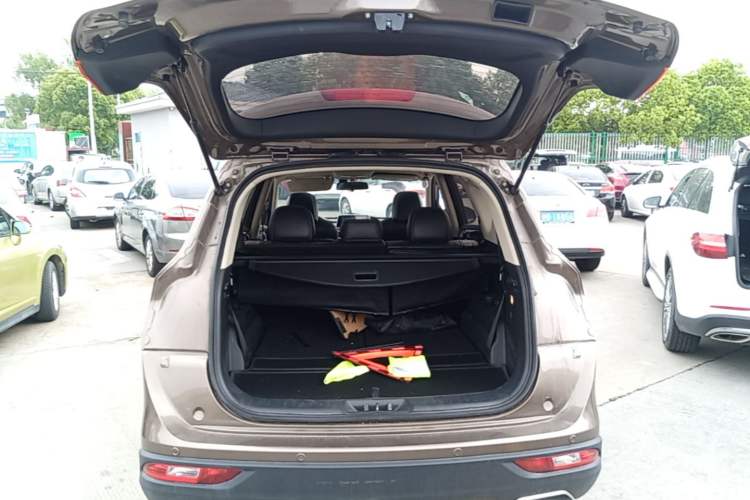 Used Dongfeng Fengon 580 2018 Revised Version 1.5T CVT Luxury Edition Trunk