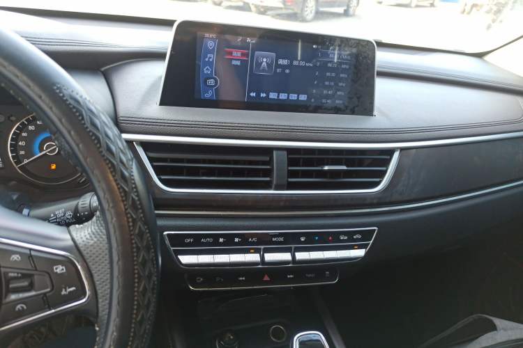 Used Dongfeng Fengon 580 2018 1.5T CVT Smart Connectivity Version Audio And AC Panel