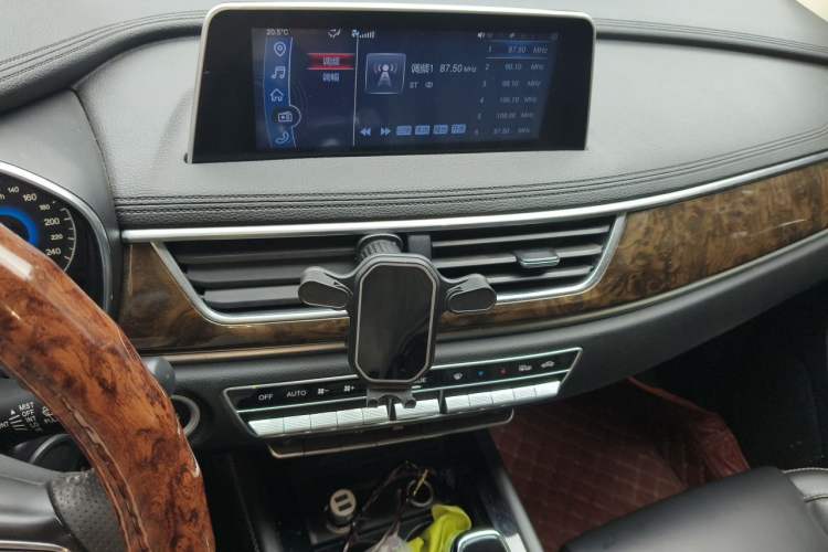 Used Dongfeng Fengon 580 2018 1.5T CVT Luxury Model Audio And AC Panel