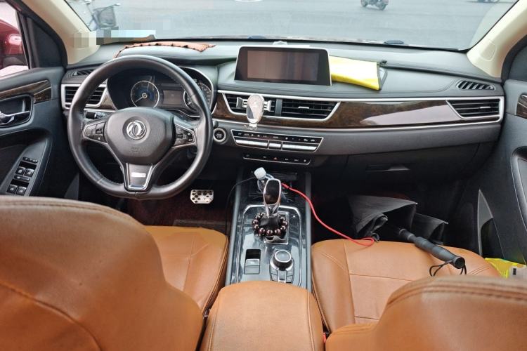 Used Dongfeng Fengon 580 2018 1.5T CVT Luxury Model Center Console