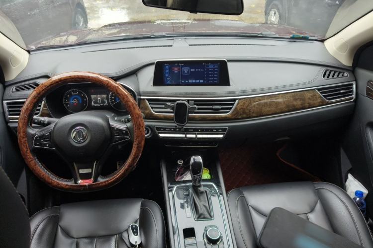 Used Dongfeng Fengon 580 2018 1.5T CVT Luxury Model Center Console