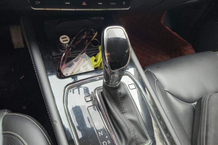 Used Dongfeng Fengon 580 2018 1.5T CVT Luxury Model Gear Lever