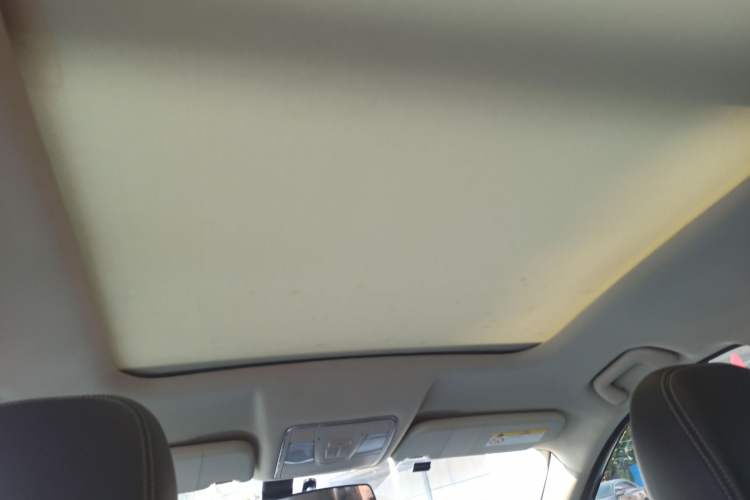 Used Dongfeng Fengon 580 2018 1.5T CVT Smart Connectivity Version Headliner