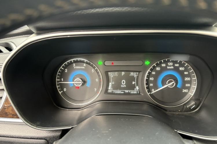 Used Dongfeng Fengon 580 2018 1.5T CVT ZhiShang Version Interior 4