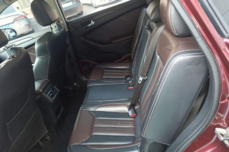 Used Dongfeng Fengon 580 2018 1.5T CVT Smart Connectivity Version Left Rear Seat