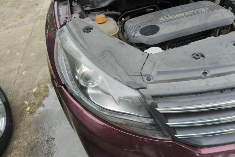 Used Dongfeng Fengon 580 2018 1.5T CVT Luxury Model Right Front Headlight