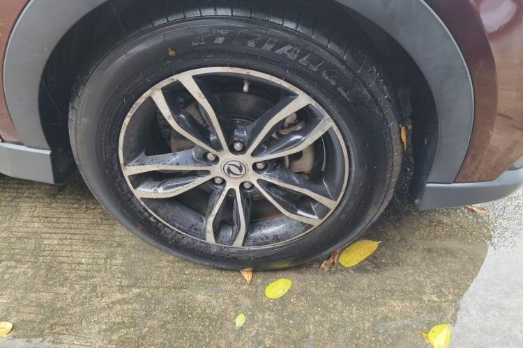Used Dongfeng Fengon 580 2018 1.5T CVT Luxury Model Right Front Wheel Hub