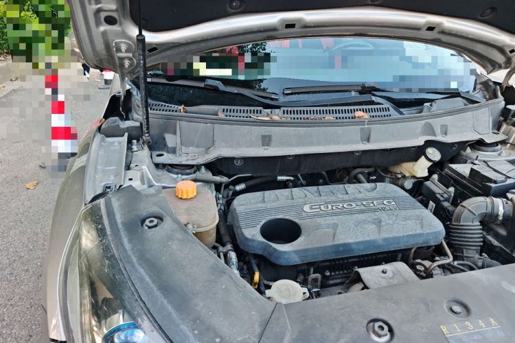 Used Dongfeng Fengon 580 2018 1.5T CVT ZhiShang Version Engine Bay Right