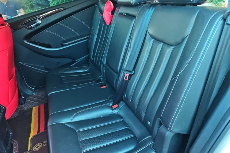 Used Dongfeng Fengon 580 2018 1.5T CVT ZhiShang Version Left Rear Seat