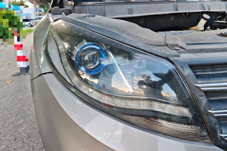 Used Dongfeng Fengon 580 2018 1.5T CVT ZhiShang Version Right Front Headlight