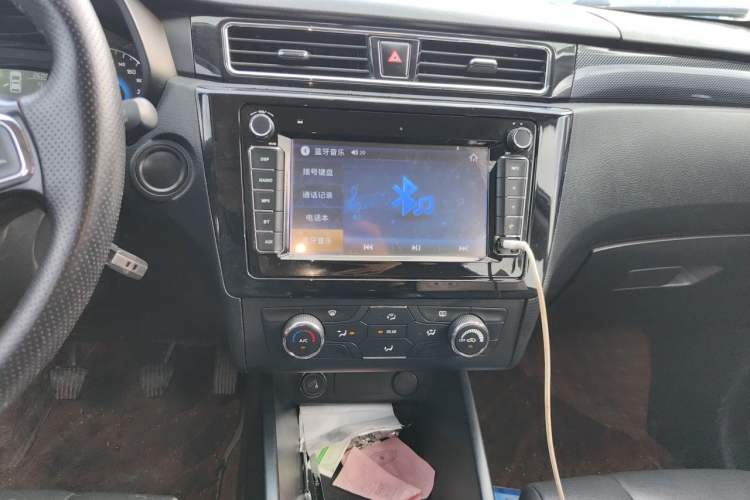 Used Dongfeng Fengon 580 2018 1.8L Manual Comfort Model Audio And AC Panel
