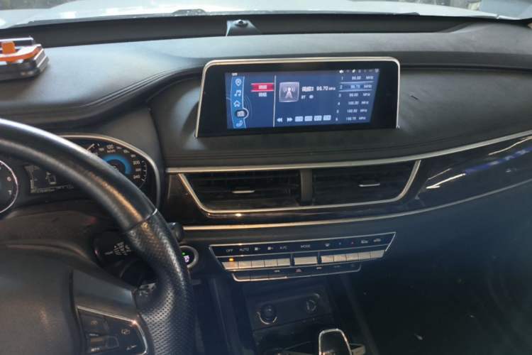 Used Dongfeng Fengon 580 2018 1.5T CVT Luxury Model Audio And AC Panel