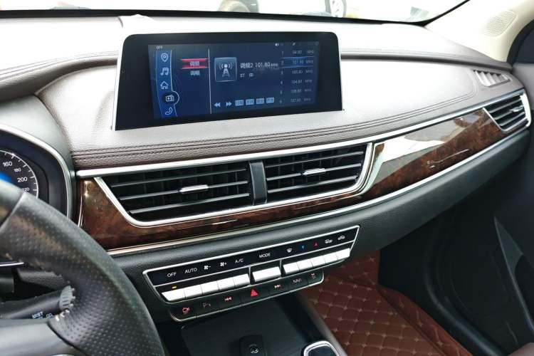 Used Dongfeng Fengon 580 2018 1.5T CVT Smart Connectivity Version Audio And AC Panel
