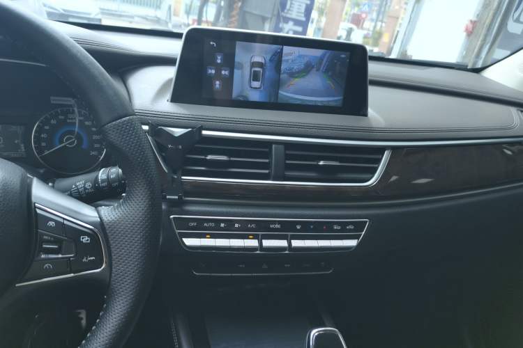 Used Dongfeng Fengon 580 2018 1.5T CVT Luxury Model Audio And AC Panel