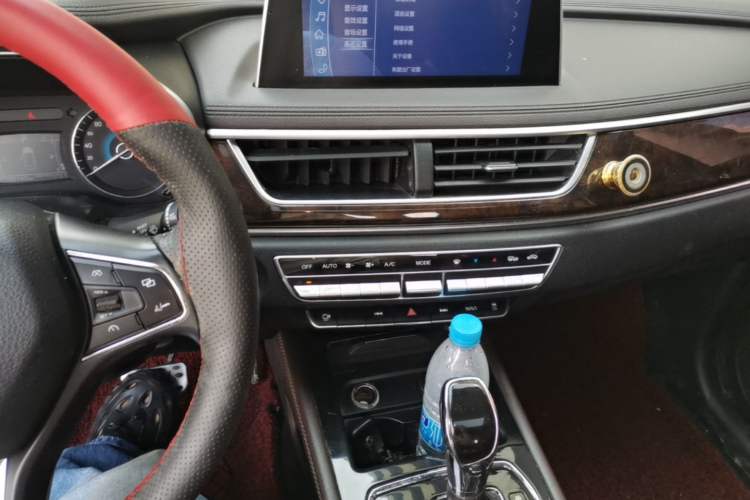 Used Dongfeng Fengon 580 2018 1.5T CVT Luxury Model Audio And AC Panel