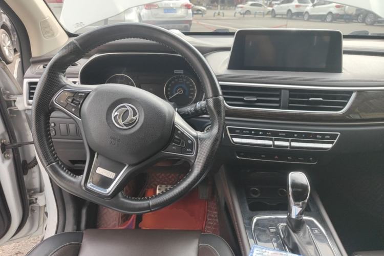 Used Dongfeng Fengon 580 2018 1.5T CVT Luxury Model Center Console
