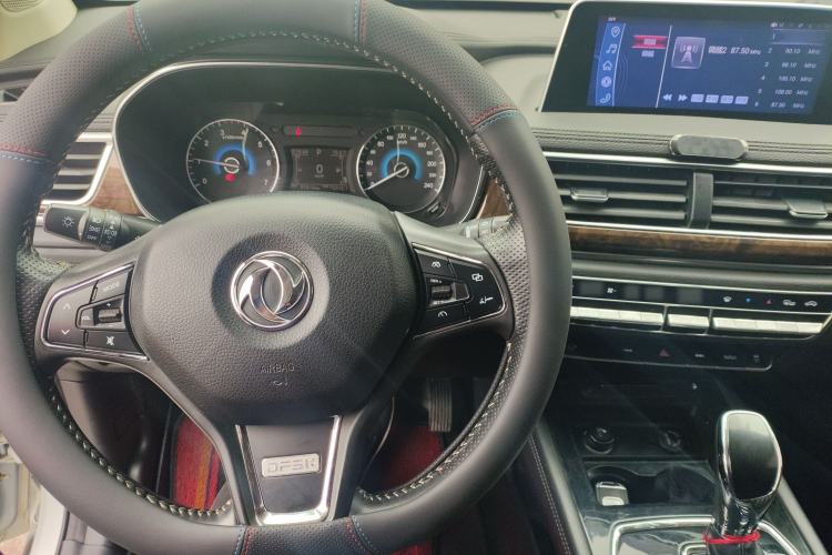 Used Dongfeng Fengon 580 2018 1.5T CVT Luxury Model Center Console