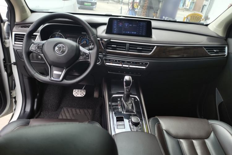 Used Dongfeng Fengon 580 2018 1.5T CVT Luxury Model Center Console