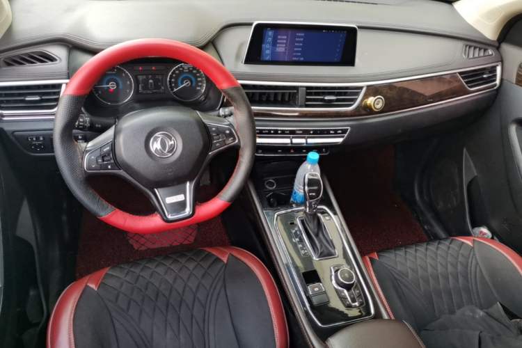Used Dongfeng Fengon 580 2018 1.5T CVT Luxury Model Center Console