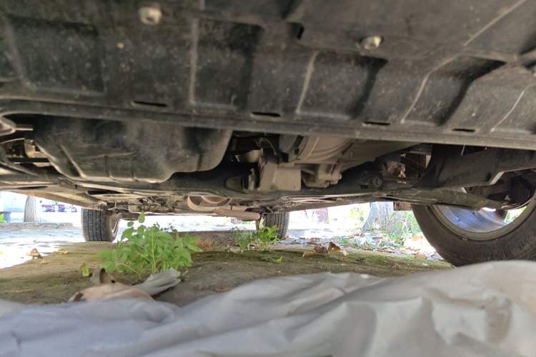 Used Dongfeng Fengon 580 2018 Revised Version 1.8L Manual Comfort Edition Chassis Front