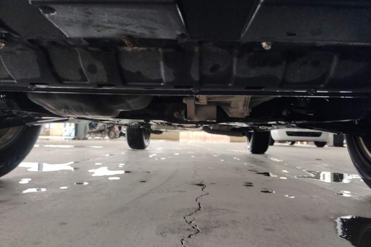 Used Dongfeng Fengon 580 2018 Revised Version 1.8L Manual Comfort Edition Chassis Front