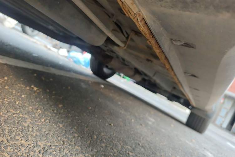 Used Dongfeng Fengon 580 2018 1.8L Manual Comfort Model Chassis Rear Right