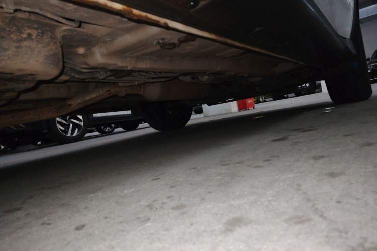 Used Dongfeng Fengon 580 2018 1.5T CVT Luxury Model Chassis Rear Right
