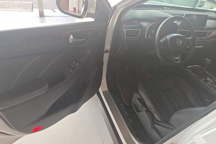 Used Dongfeng Fengon 580 2018 1.5T Manual Luxury Model Driver Seat