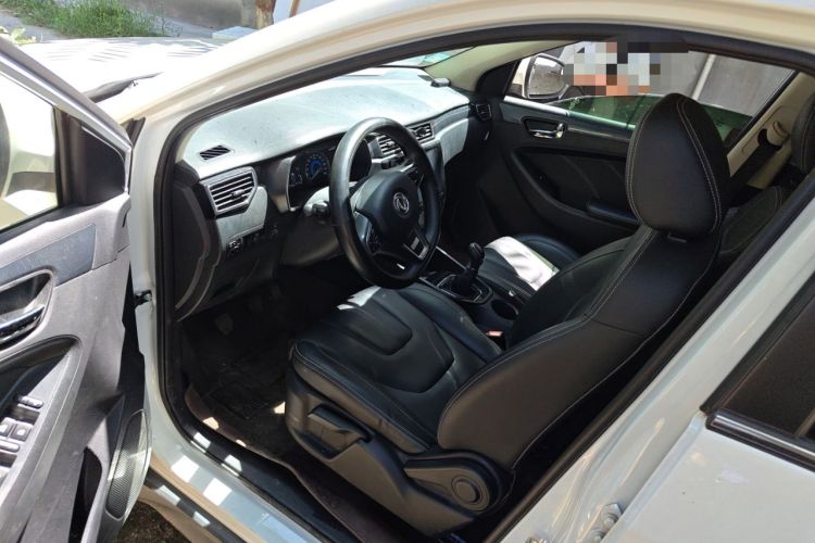 Used Dongfeng Fengon 580 2018 Revised Version 1.8L Manual Comfort Edition Driver Seat