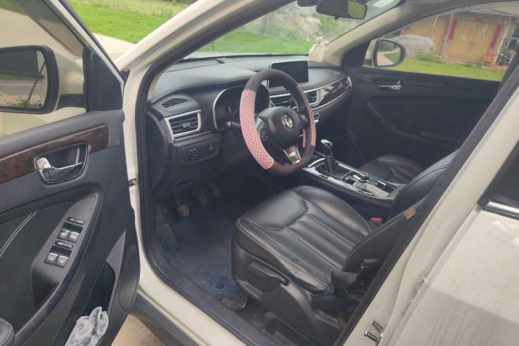 Used Dongfeng Fengon 580 2018 1.5T Manual Luxury Model Driver Seat